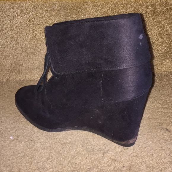 Little Black Wedge Booties Size 9 1/2 - Picture 6 of 7